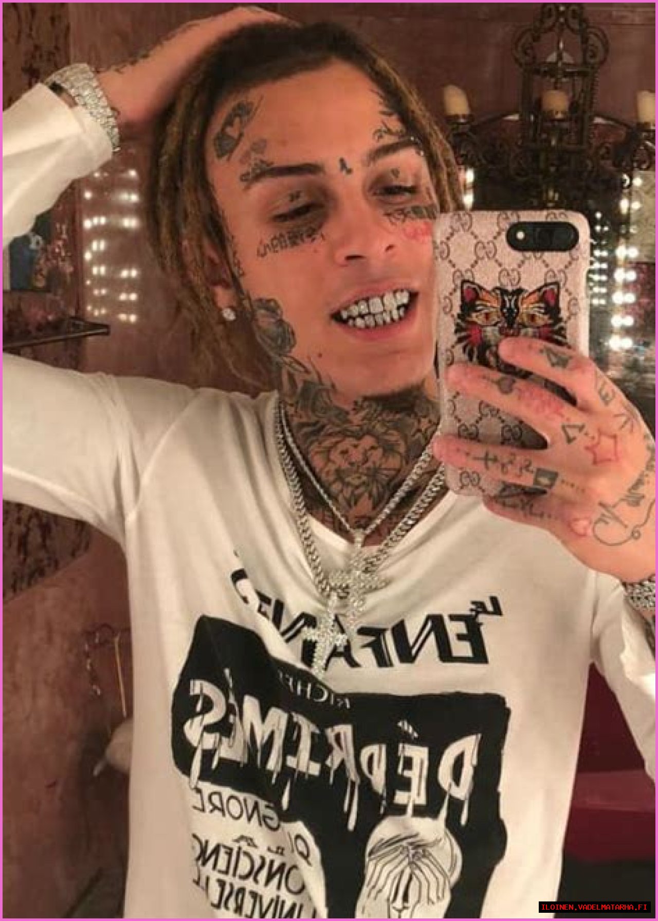 HTML